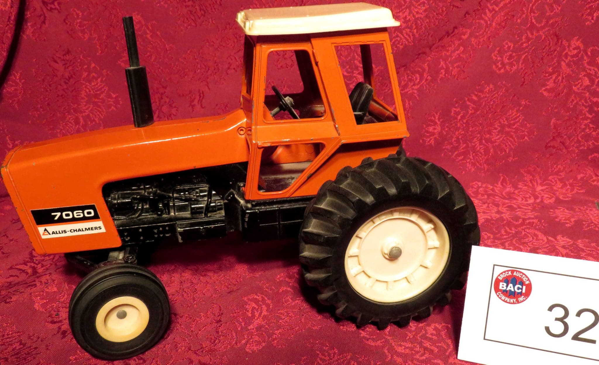 ALLIS CHALMERS 200 7060 ERTL TOY  TRACTOR AIR CLEANER 