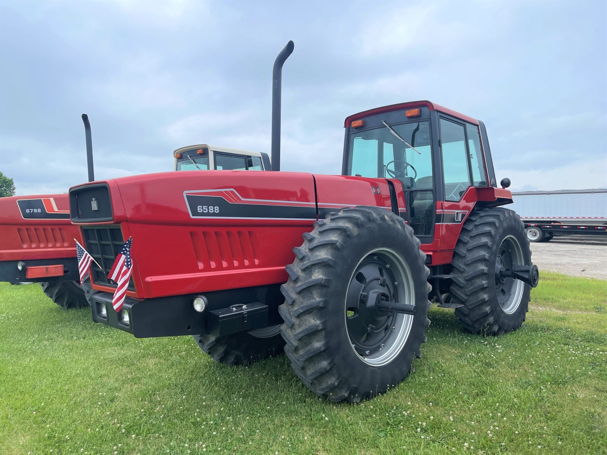 1983 INTERNATIONAL HARVESTER 6588 - MACHINERY PETE ONLINE